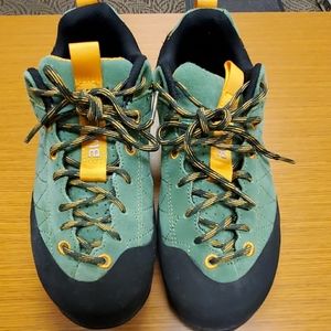 Butora Icarus Approach Shoe Size 8 Green